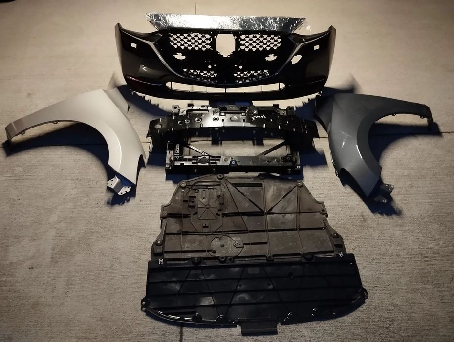 Pas Mazda 2 Chłodnica maska pas 2014 -DJ części