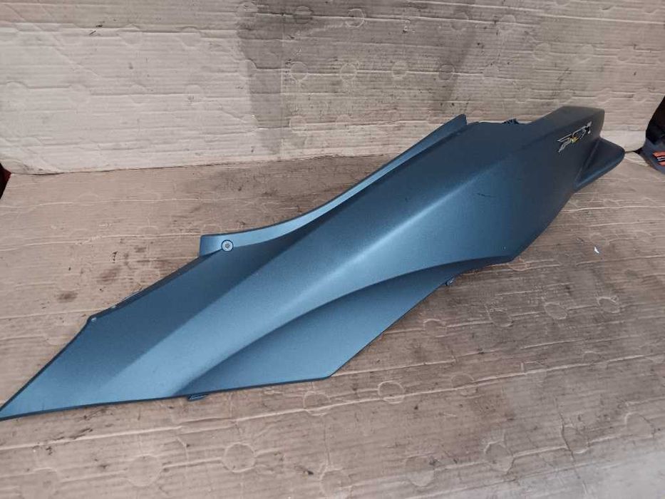 Carenagem traseira esquerda Honda PCX125 15 a 18