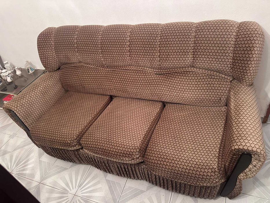 Conjunto sofá e cadeirões