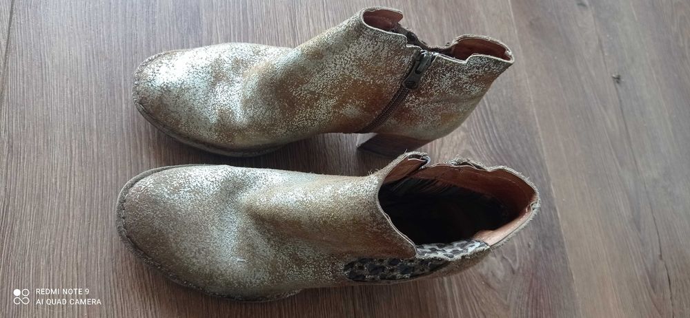 Skórzane buty botki na obcasie 38