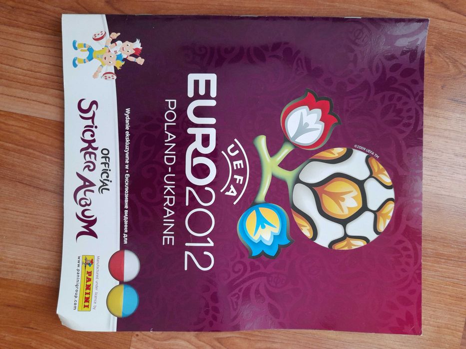 Album z Euro 2012 - czysty, z plakatem
