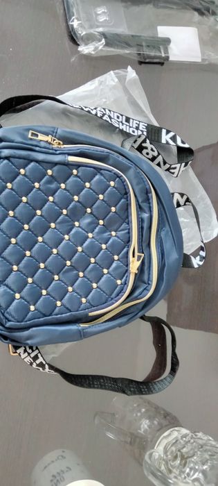 Nowy granatowy plecak