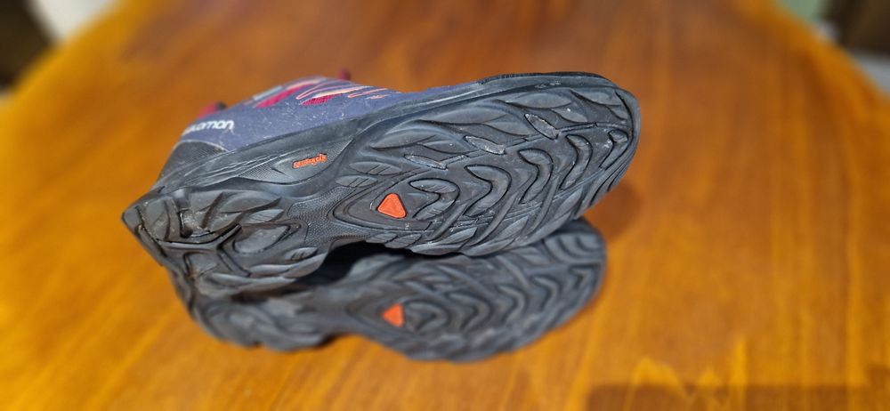 Salomon gore tex  42 EUR