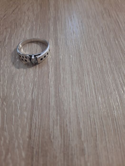 Продам серебряное кольцо