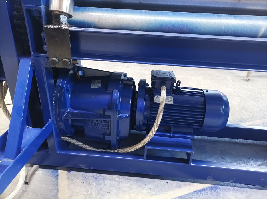 Тривалкові вальці 1550*4 мм