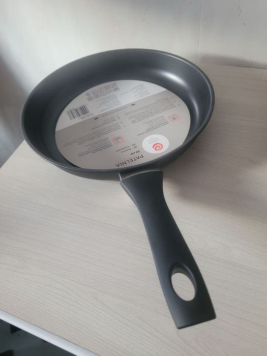 Nowa patelnia karbon 28cm