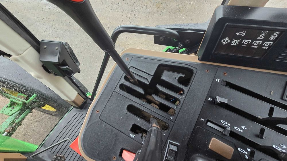 Свіжопривезений трактор Джон дір