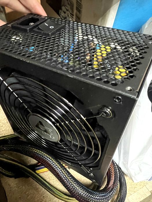 Продам Блок живлення Chieftec APS-850C 850W, 80 PLUS
