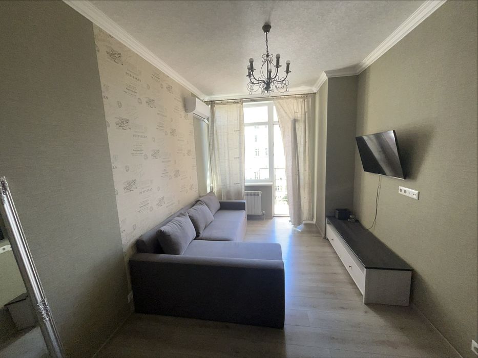 Довгострокова оренда 1 кімнатноі  квартири Жилянська 118