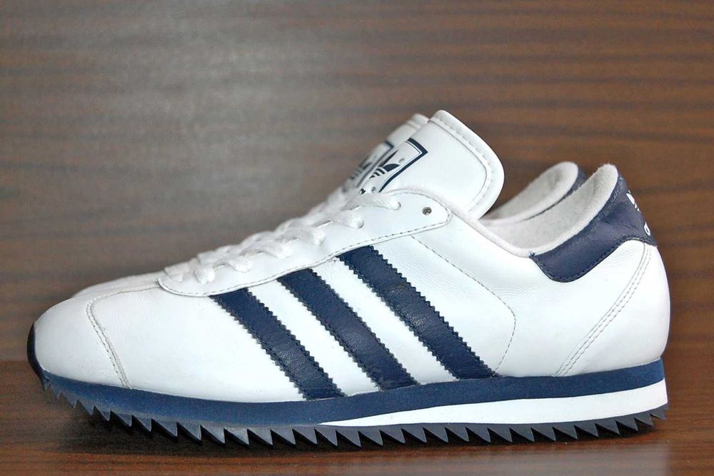 Кроссовки ADIDAS р.41-42 original VIETNAM
