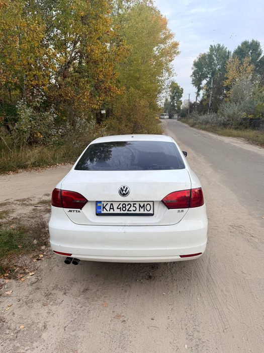 Volkswagen Jetta 2.5 бенз автомат на ходу