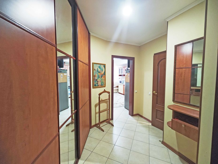 Продам 1 кімн. квартиру вул. Велика Китаївська 10А м.Деміївська  Салют