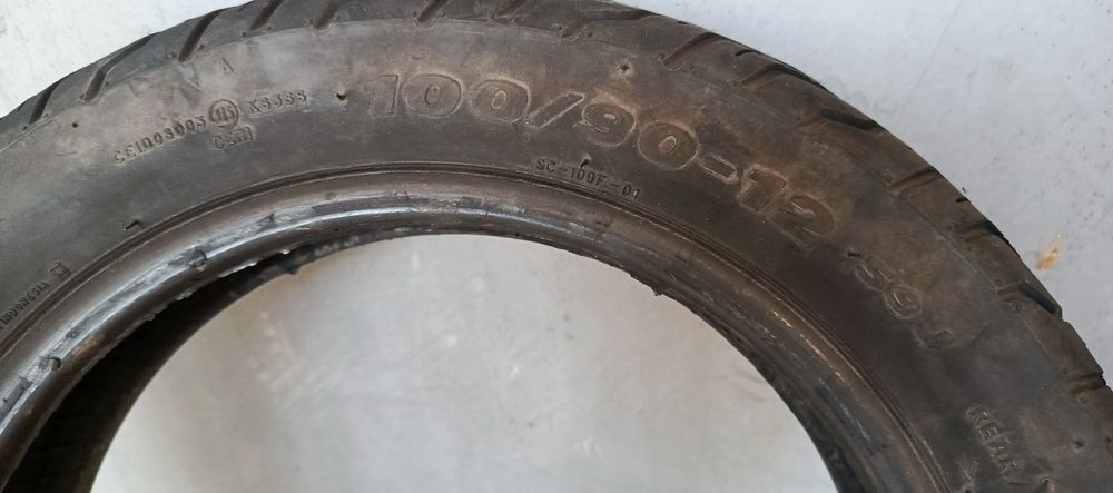 Продам мотошину 100/90-12"