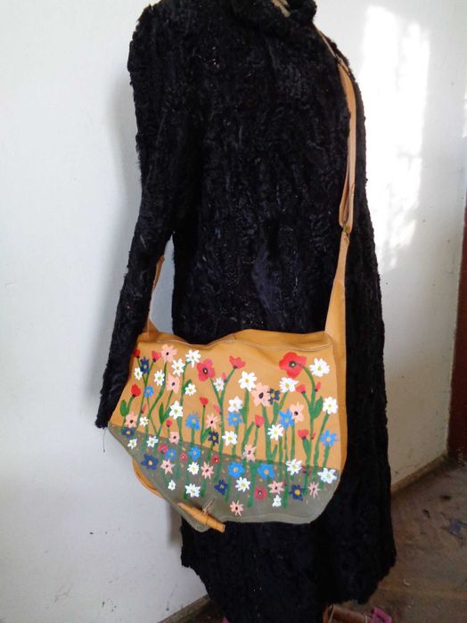 Artystyczna torebka skórzana z polnymi kwiatami.  Handmade