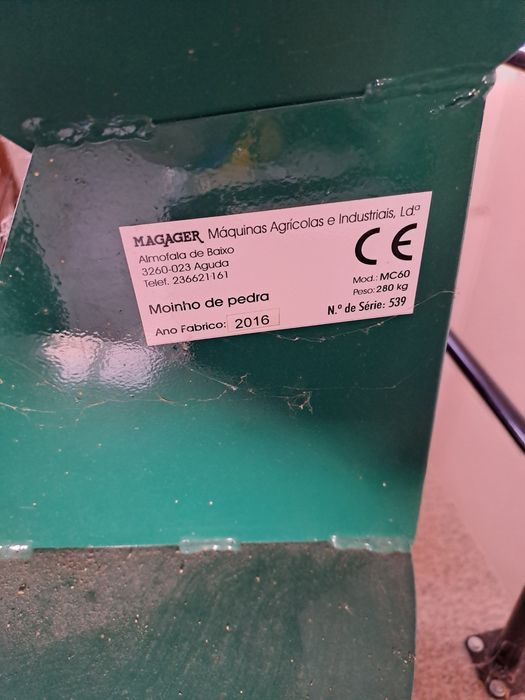 Moinho  eléctrico -pedra