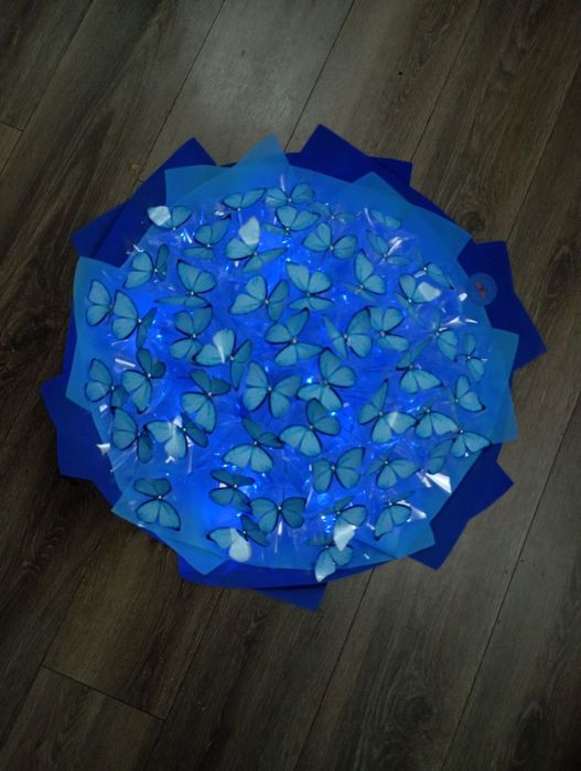 Букети з метеликів