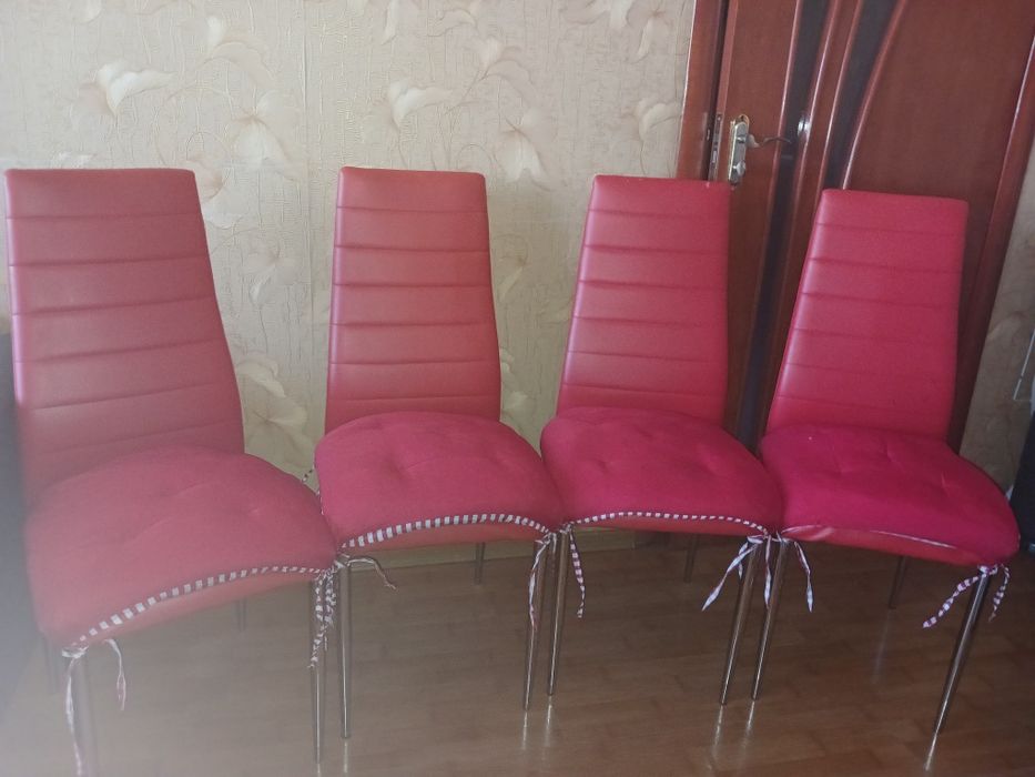 Стіл розкладний +4 стільці