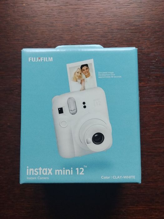 Фотоапарат миттєвого друку Instax mini 12