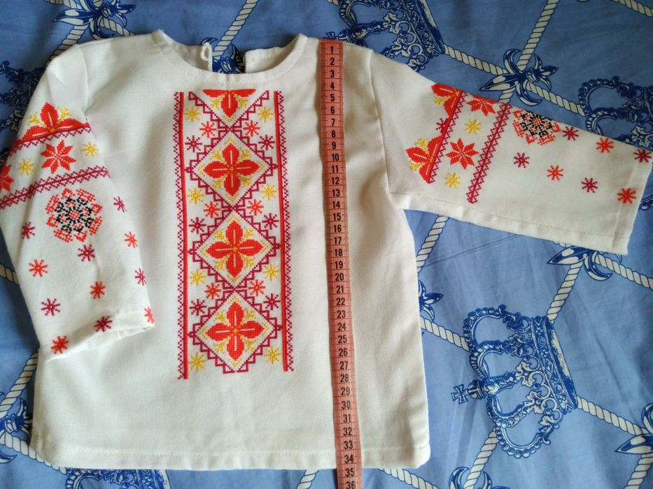 Вышиванка на девочку. Ручная вышивка крестиком.