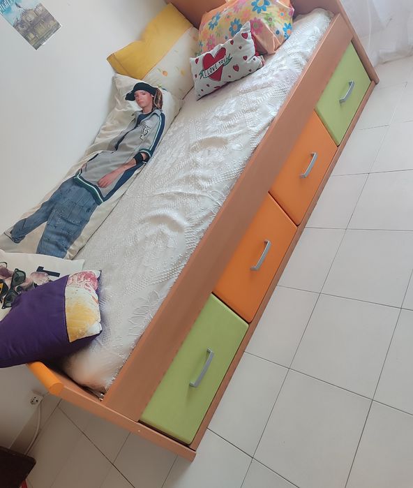 Cama de solteira como nova