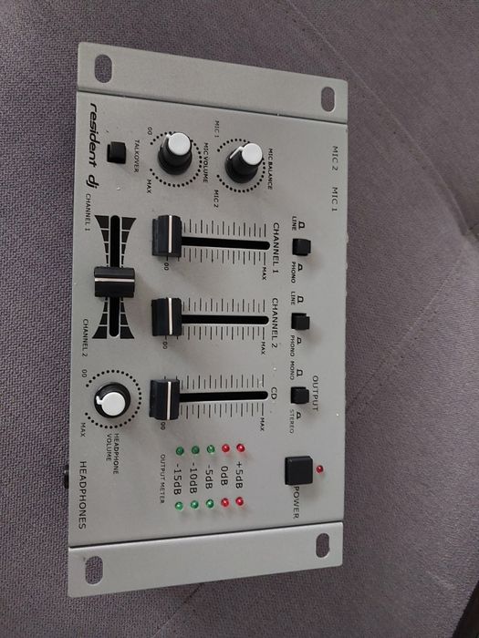 Mikser dla DJ-a  resident