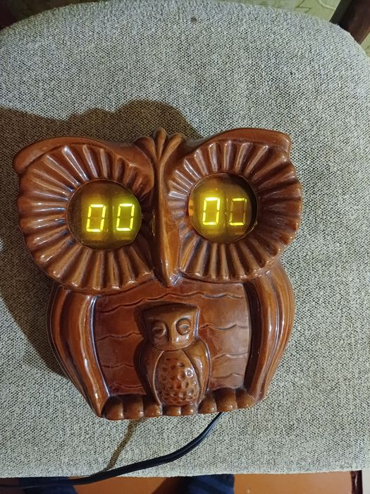 Часы Сова, Рабочие