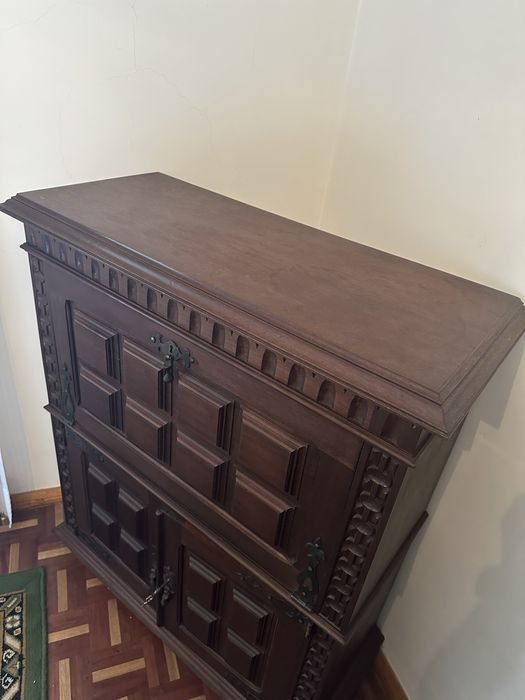 Móvel bar, em madeira