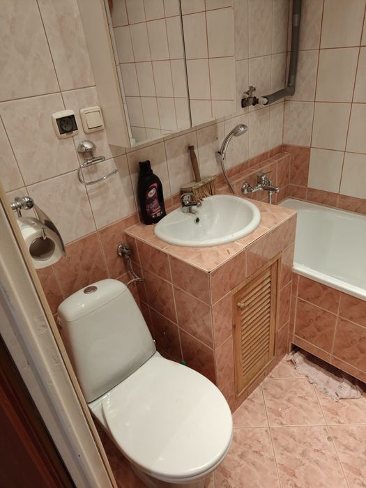 .Kawalerka w Nowej Hucie na os.Kmbatantow 1600zl. - Widok 4