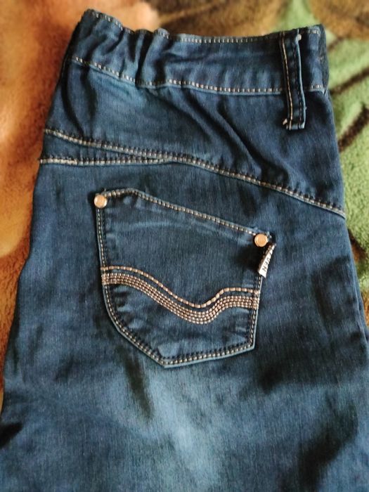 Джинсы на весну, осень. Р-р 31.