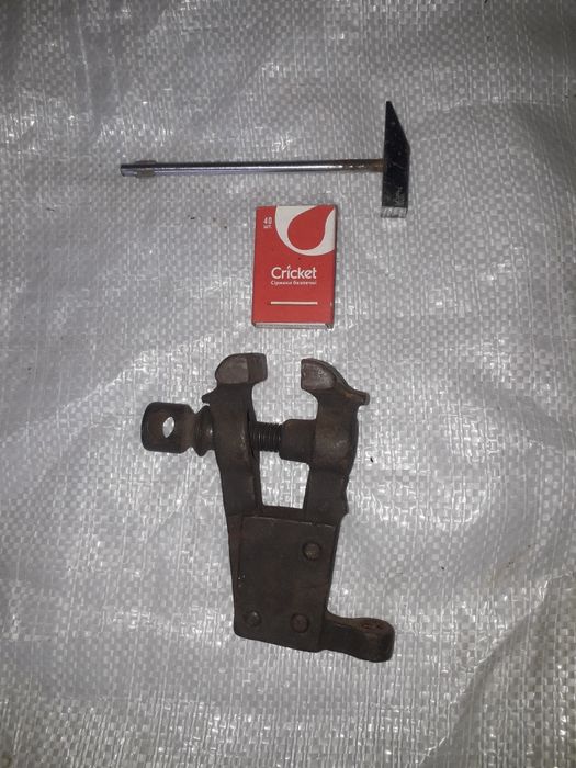 Ювелірні тиски .