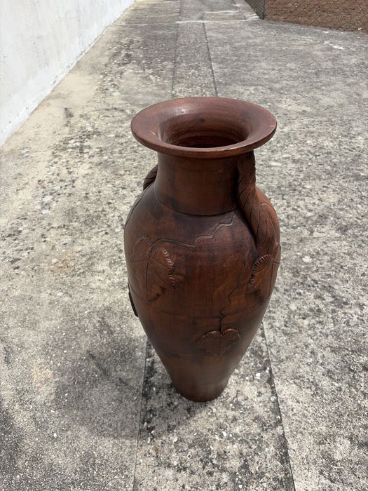 Jarrao grande castanho