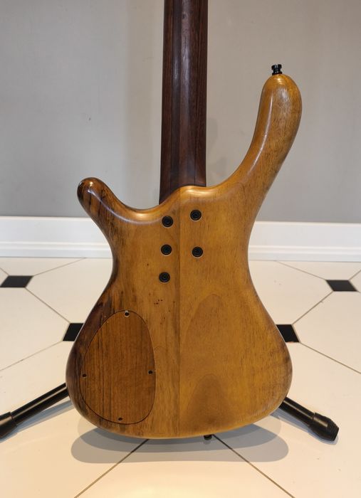 Gitara basowa Mayones BE4