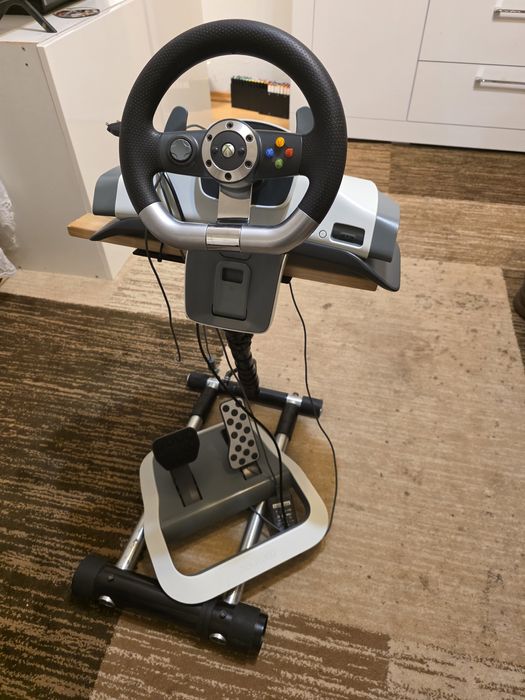 Kierownica Xbox 360 plus zestaw nożny plus  stelaż