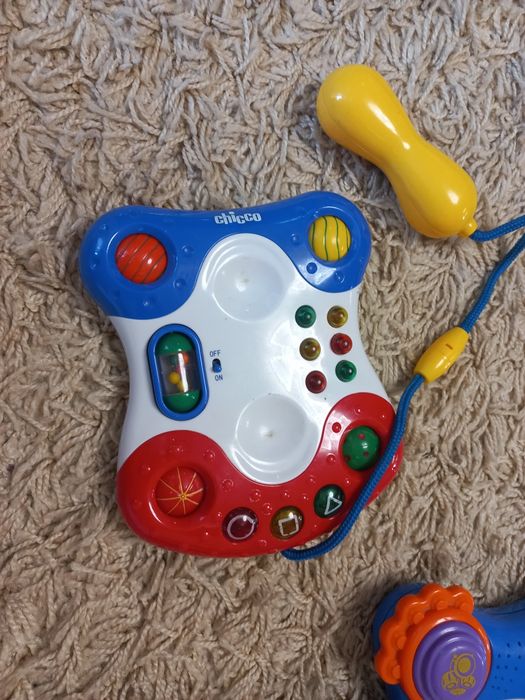 Іграшки Чіко/chicco/ жабка, телефон.