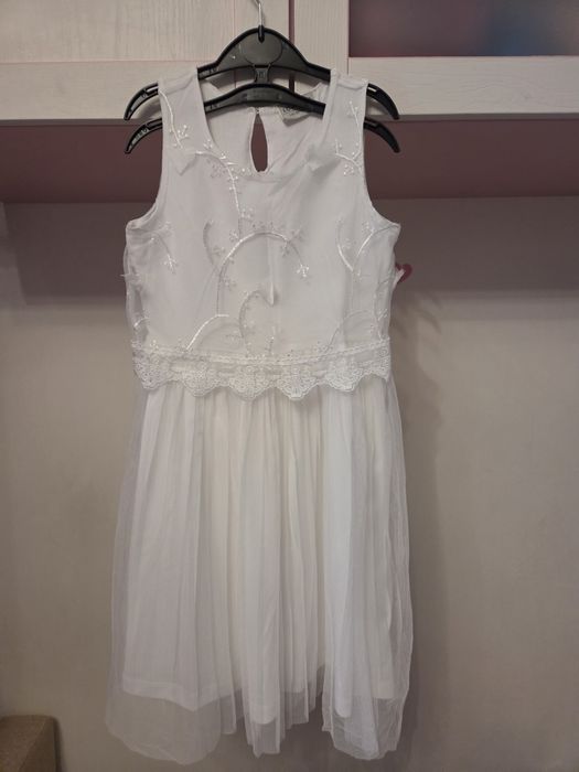 Нарядна біла сукня для принцеси