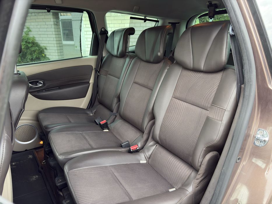 Renault Grand Scenic 7 Osobowy 2011 Automat 2.0 Diesel Wersja Bose 245000km