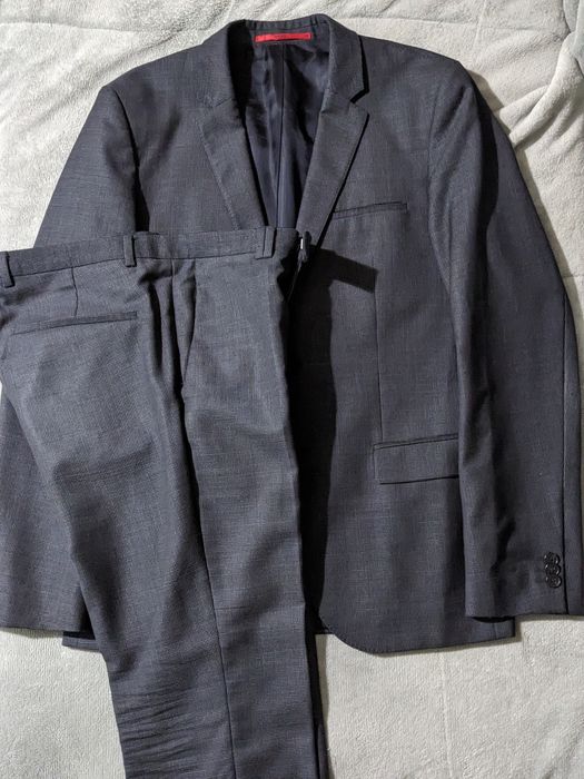 Костюм Hugo Boss p.48