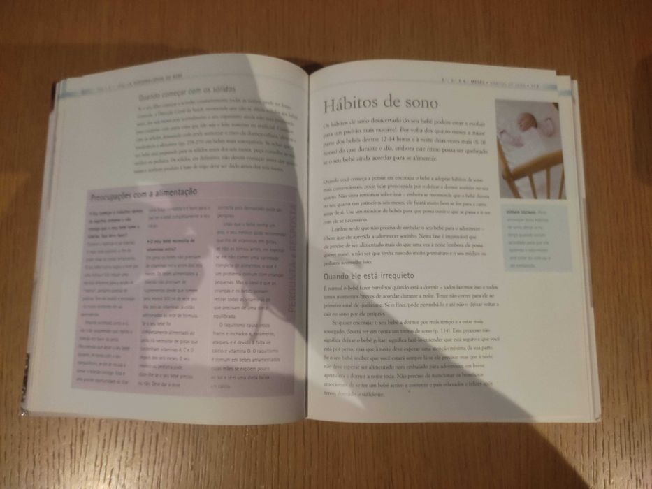 Livro "O seu bebé mês a mês"