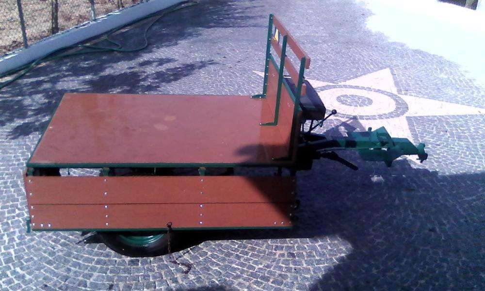 Atrelado Reboque caixa 5 velocidades