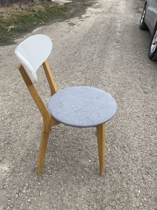 Продам стільці для кафе в хорошому стані