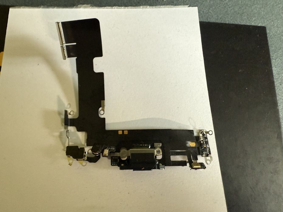 Zlacze taśma ladowania iphone 13 czesci oryginalne mikrofon