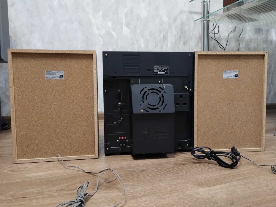 Не использовался Потужний 1000 Вт SONY ( Блютуз - AUX ) муз центр Сони