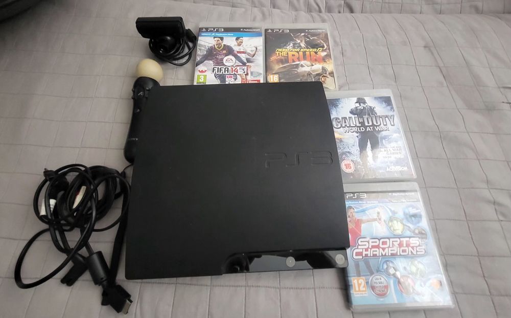 PS3 Slim + Move + Gry