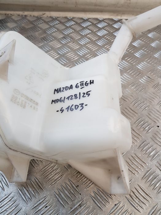 Zbiorniczek Spryskiwaczy Gs1E67480 + Pompki Mazda Ii Gh 11R-