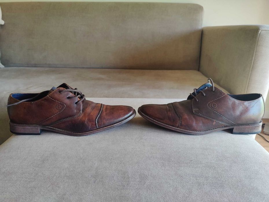 Sapatos Bugatti tam. 43 em excelente estado
