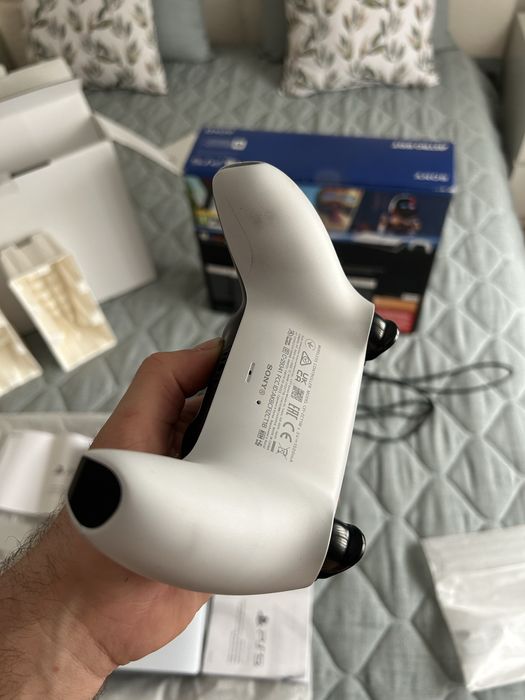 PS5 Digital como nova + 3 jogos