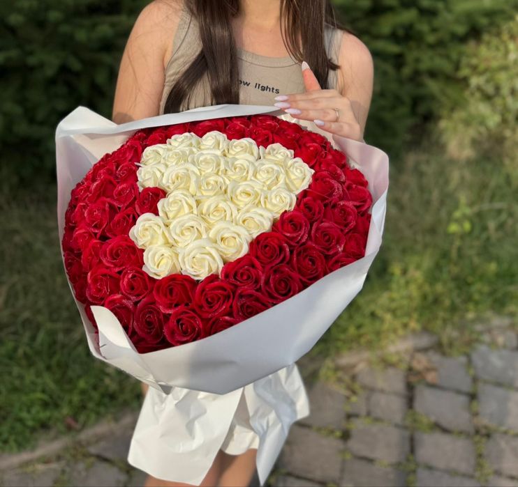 Троянди мильні при замовленні 101 троянди букет з 11 троянд в подаруно