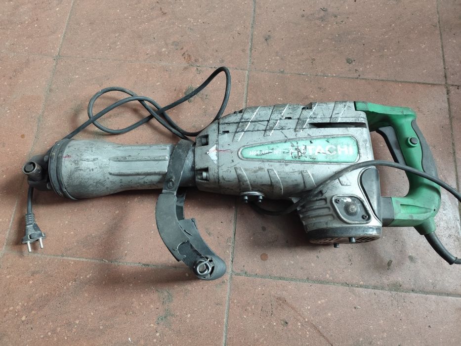 Młot wyburzeniowy Hitachi H65SB2