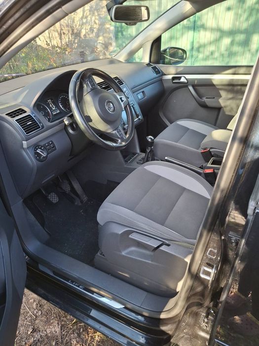 Свіжо пригнаний автомобіль