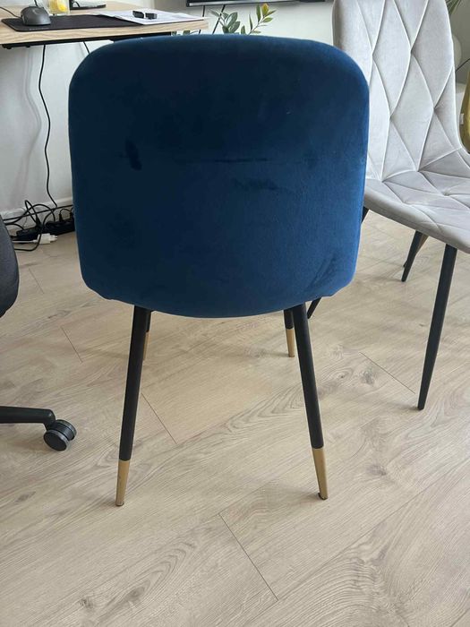 Krzesła welurowe Homla